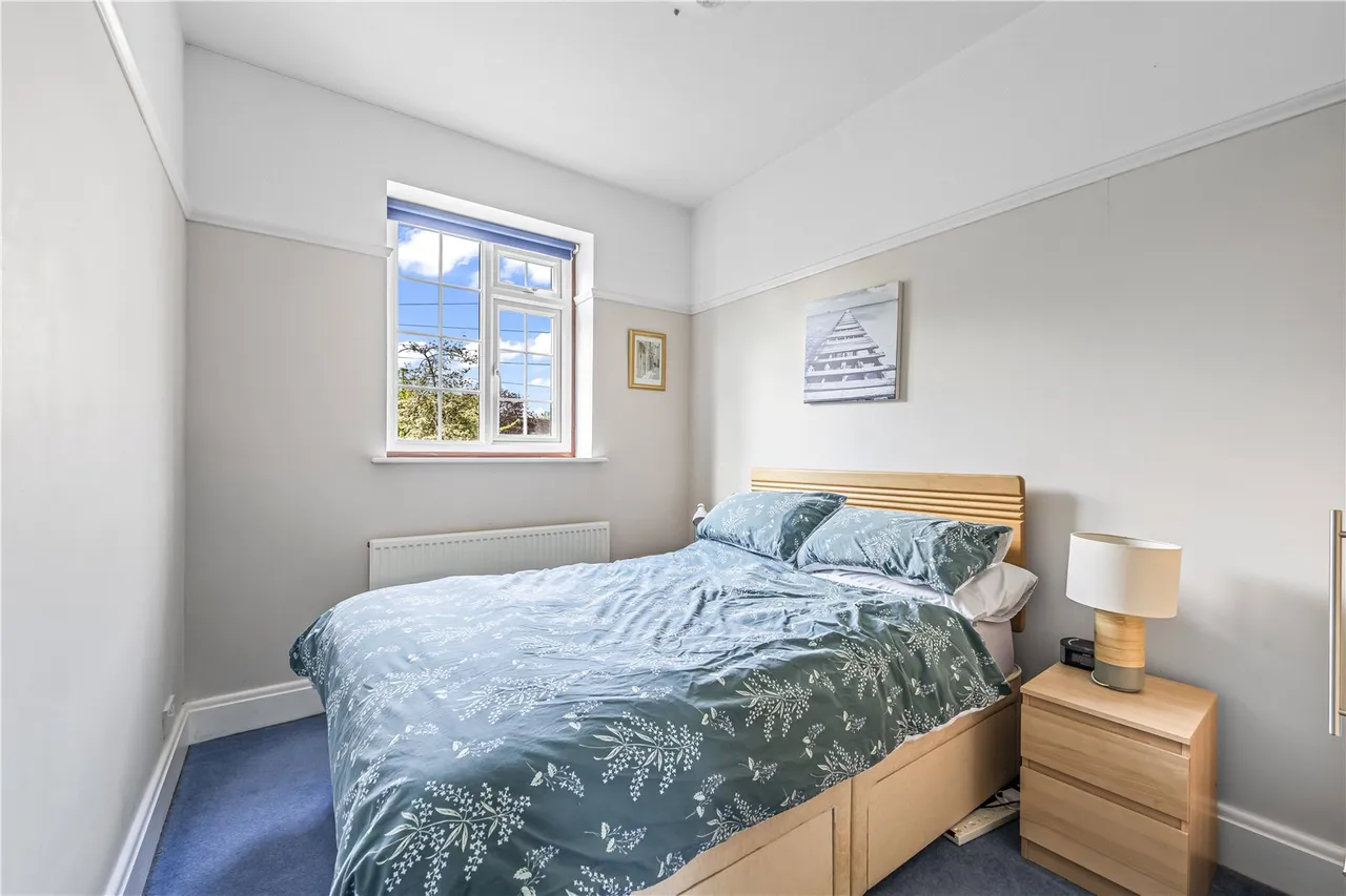 Uxbridge Road, Hampton, TW12 1BG, photo 9