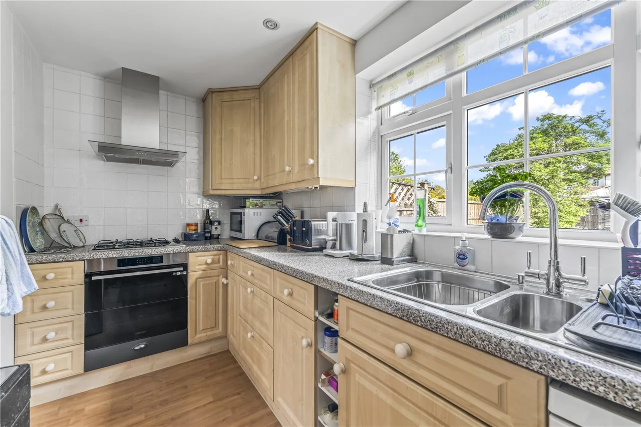 Uxbridge Road, Hampton, TW12 1BG, photo 7