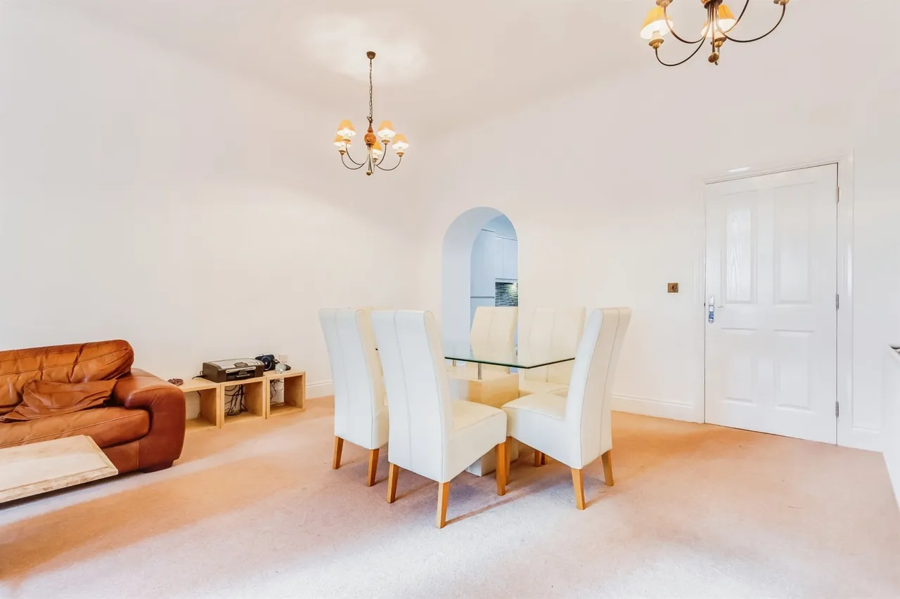 Walton Lane, WAKEFIELD, photo 11