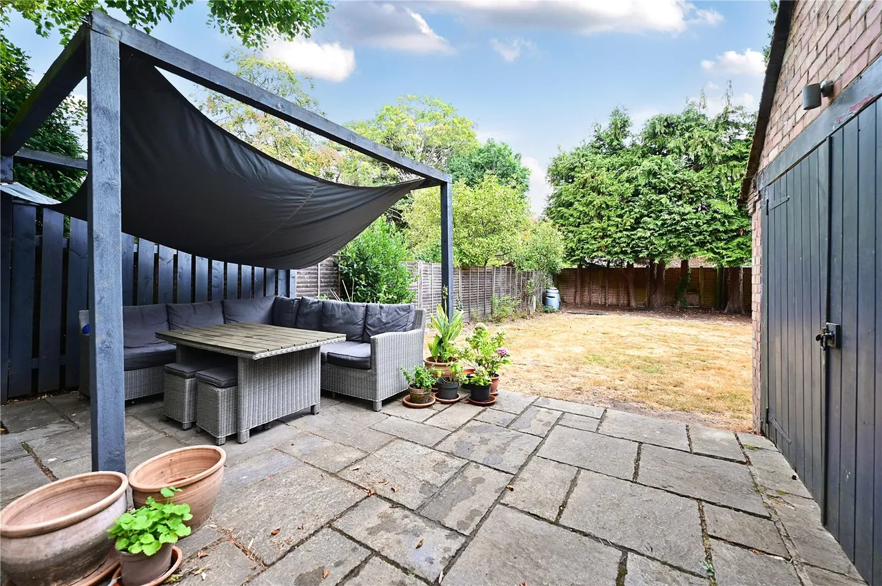 Gally Hill Road, Church Crookham, Fleet, Hampshire, GU52 6QE, photo 15