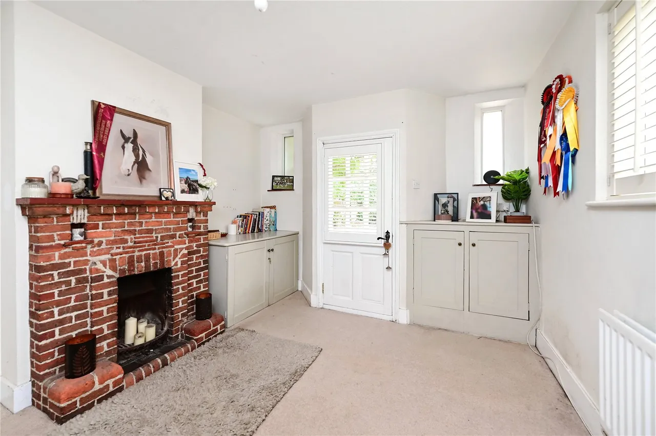 Gally Hill Road, Church Crookham, Fleet, Hampshire, GU52 6QE, photo 9