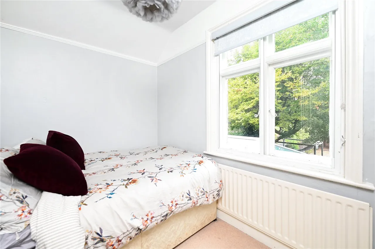 Gally Hill Road, Church Crookham, Fleet, Hampshire, GU52 6QE, photo 12