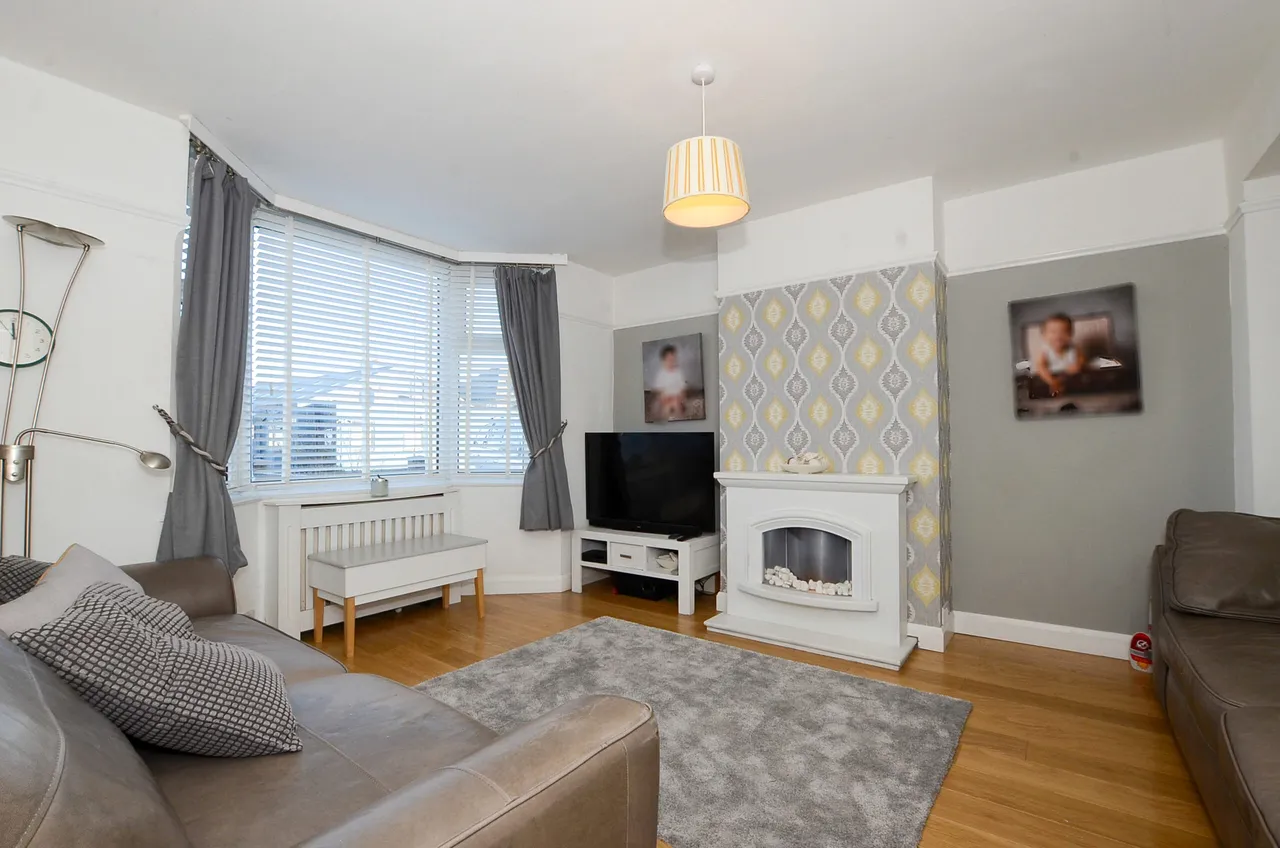 Bushey Mill Lane, Watford, WD24, photo 2