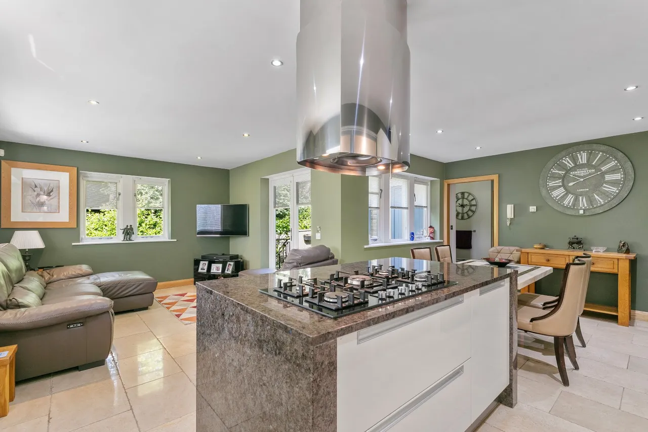 Park Drive, Bingley, BD16, photo 2