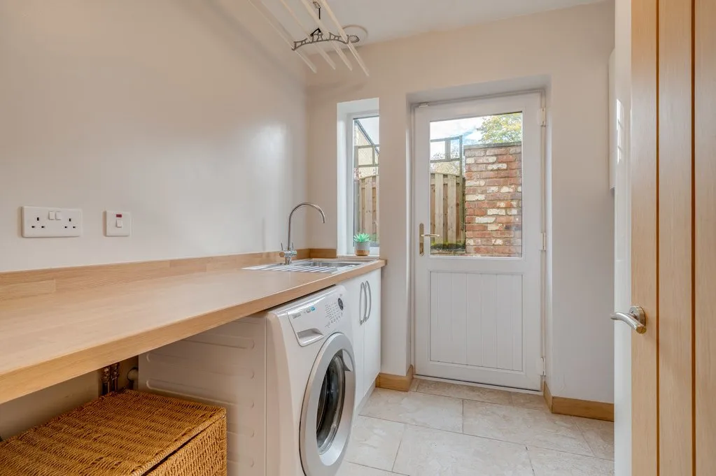 Headlands Road, Liversedge WF15 7NT, photo 13