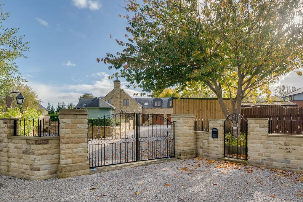 Headlands Road, Liversedge WF15 7NT, photo 25