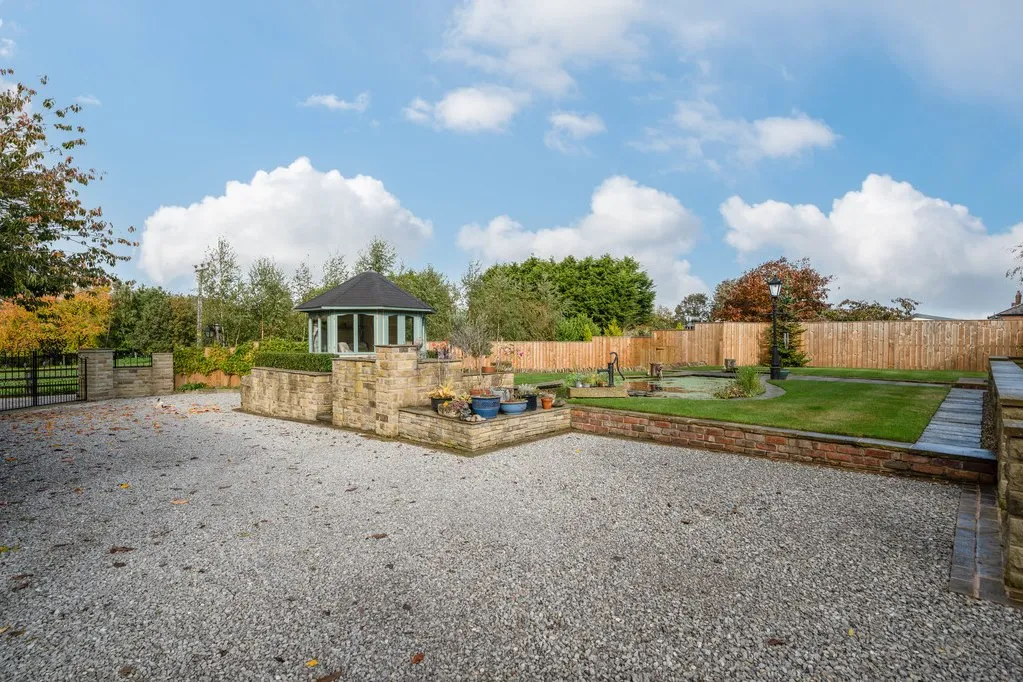Headlands Road, Liversedge WF15 7NT, photo 27