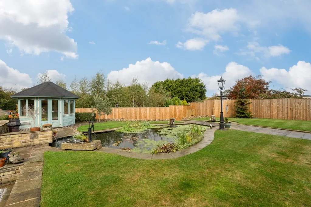 Headlands Road, Liversedge WF15 7NT, photo 3