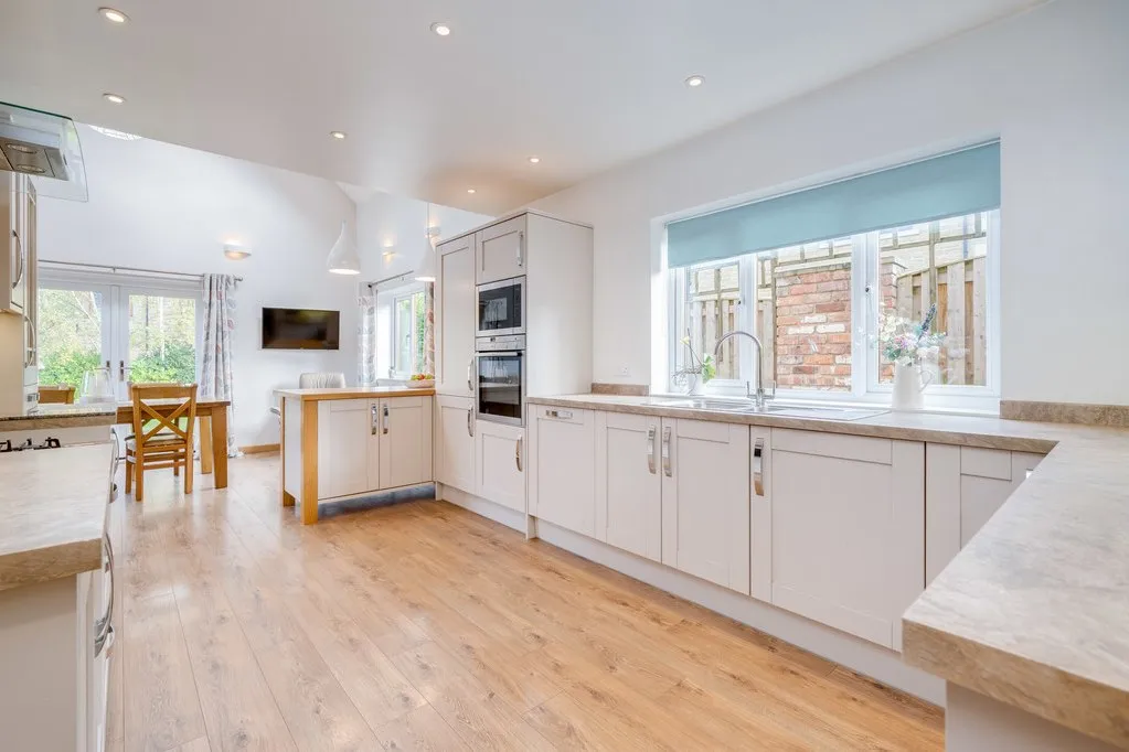 Headlands Road, Liversedge WF15 7NT, photo 8