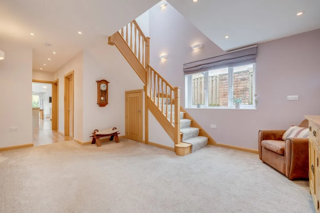 Headlands Road, Liversedge WF15 7NT, photo 10