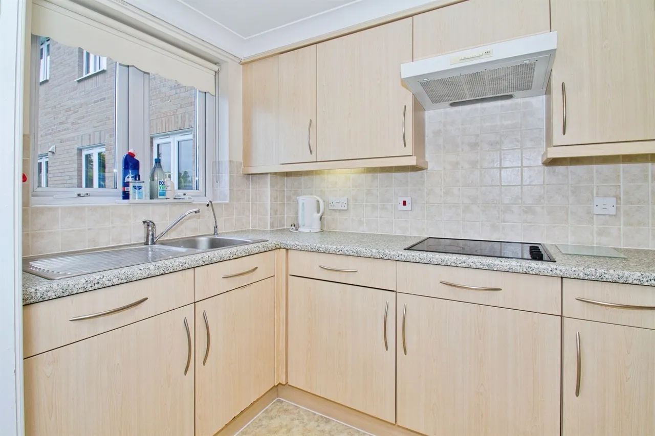 Wyndham Court, Yeovil, BA21, photo 4