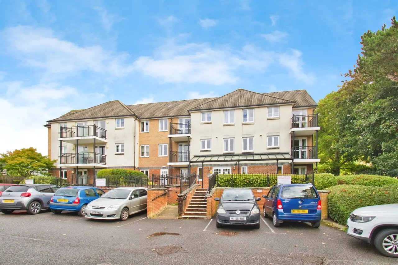 1 bed flat for sale, Wyndham Court, Yeovil, BA21
