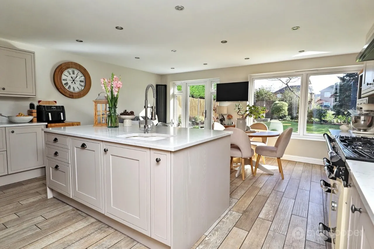 Norwich Close, St Nicolas Park, CV11, photo 2