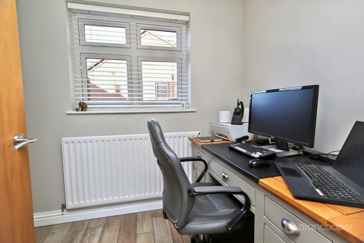 Norwich Close, St Nicolas Park, CV11, photo 24