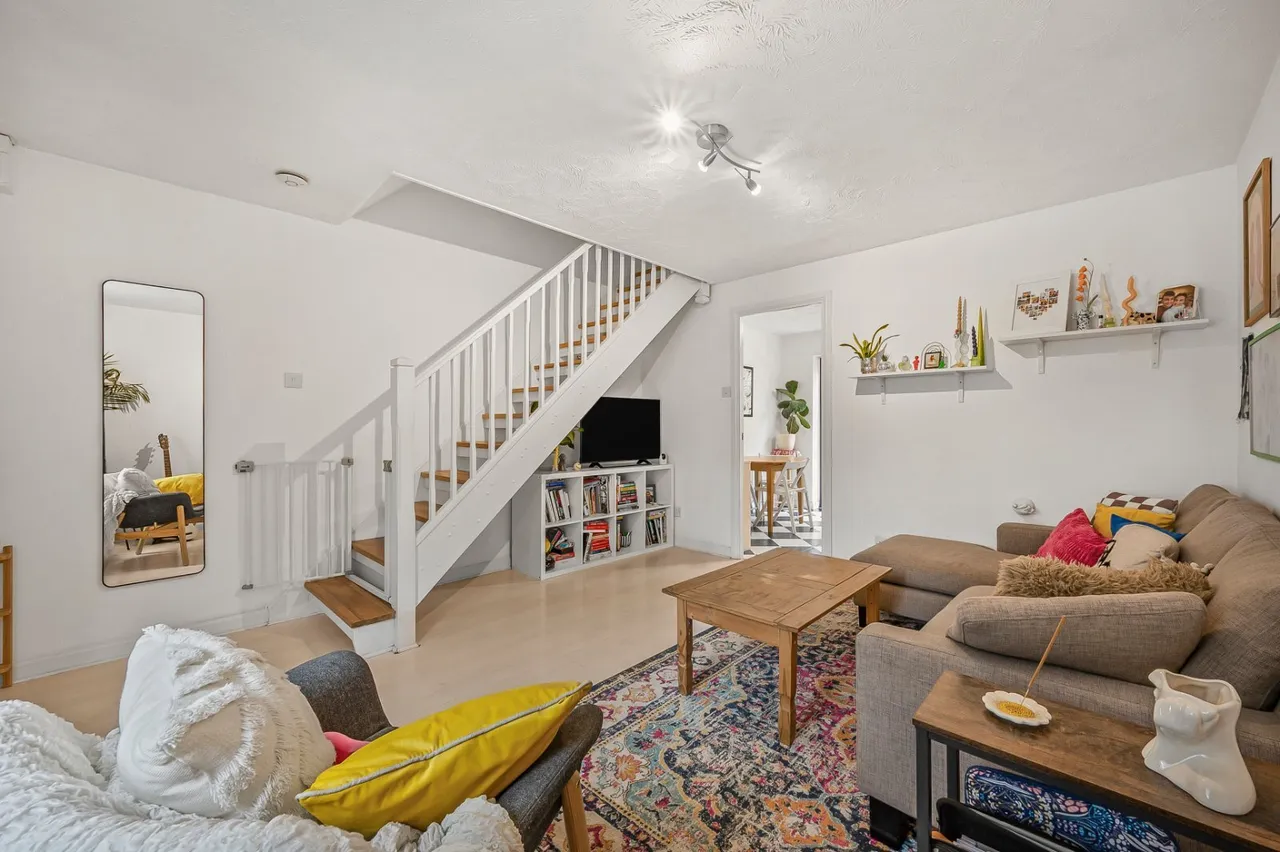 Hanover Avenue, London, E16, photo 2