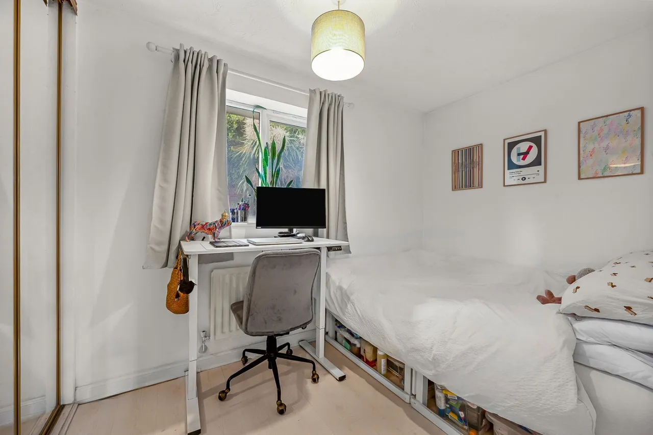 Hanover Avenue, London, E16, photo 12