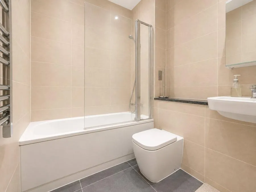 Clayton Road, Hayes, UB3, photo 6