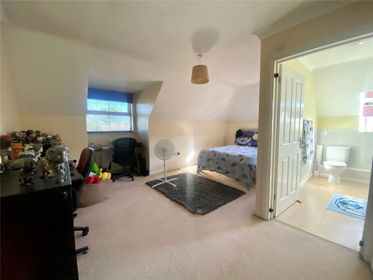 Farnborough Road, Farnborough, Hampshire, GU14 8AW, photo 5