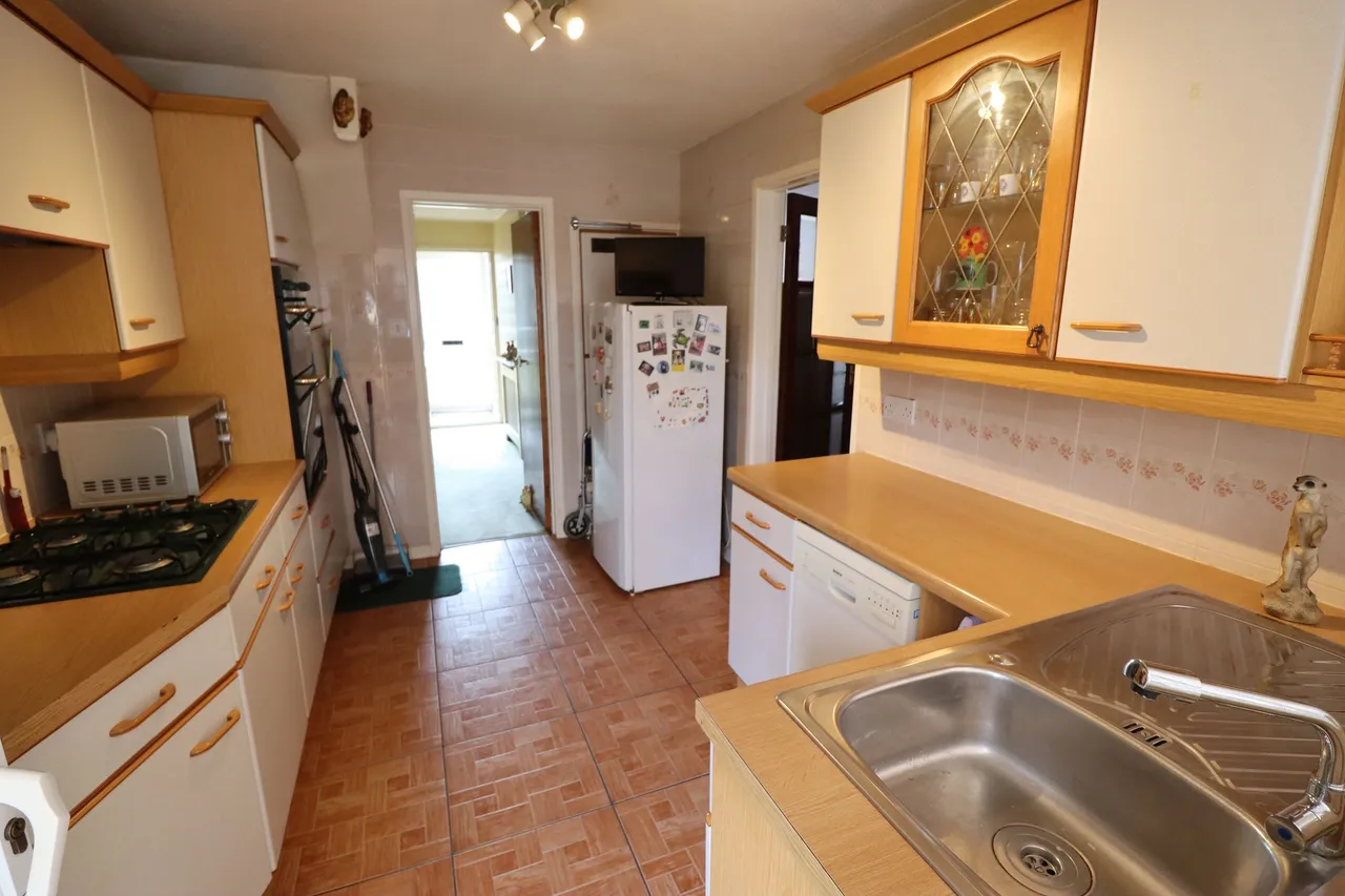 Hambro Hill, Rayleigh, Essex, SS6 9NH, photo 5