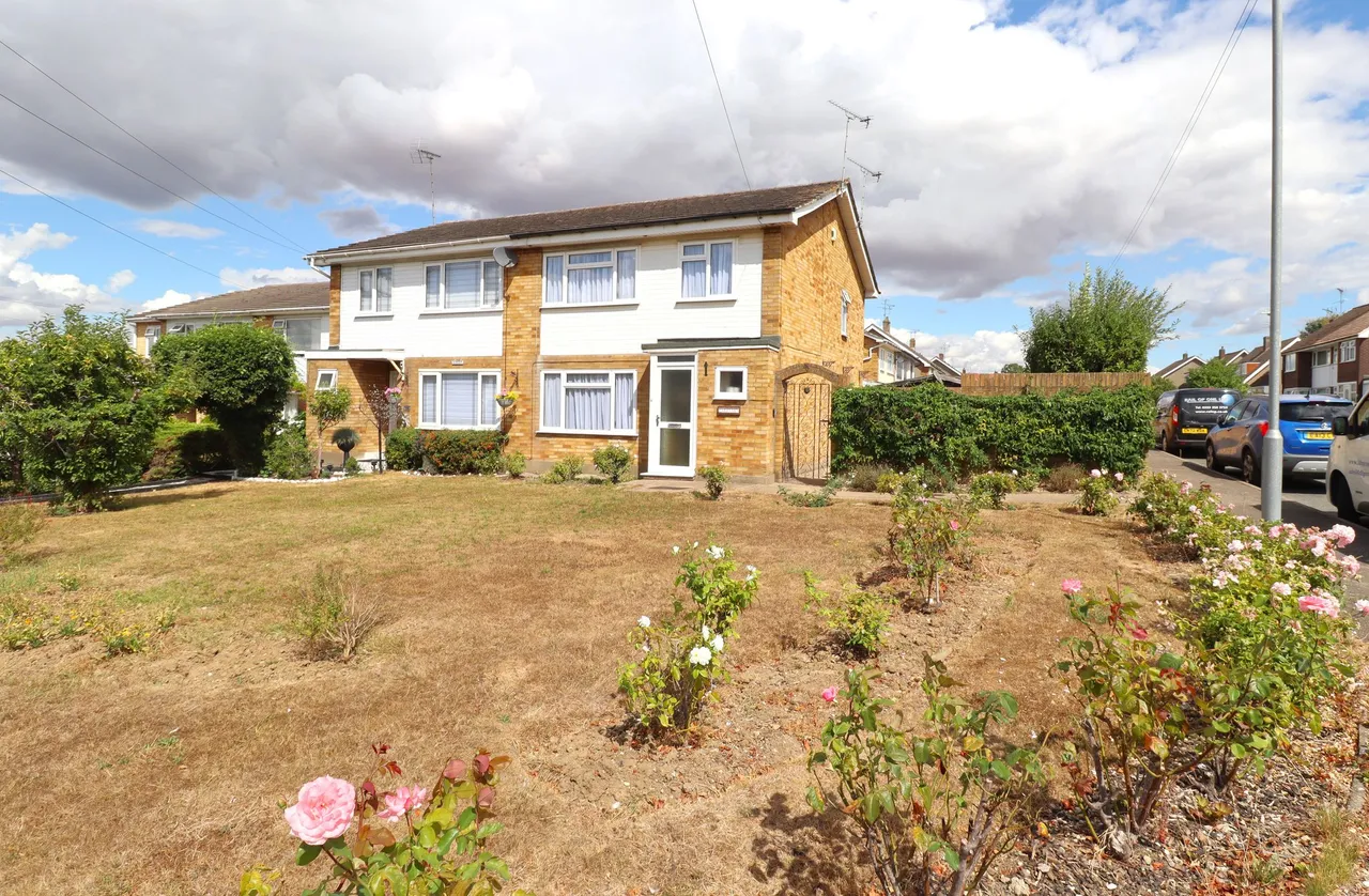 3 bed house for sale — Hambro Hill, Rayleigh, Essex, SS6 9NH