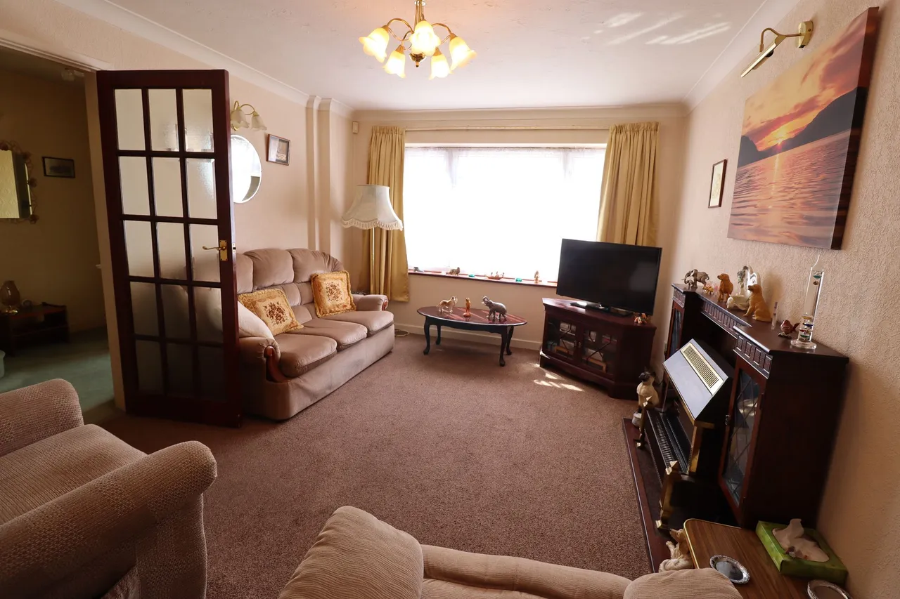 Hambro Hill, Rayleigh, Essex, SS6 9NH, photo 2