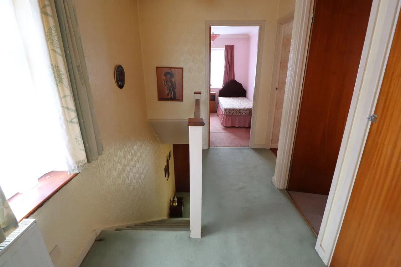Hambro Hill, Rayleigh, Essex, SS6 9NH, photo 12