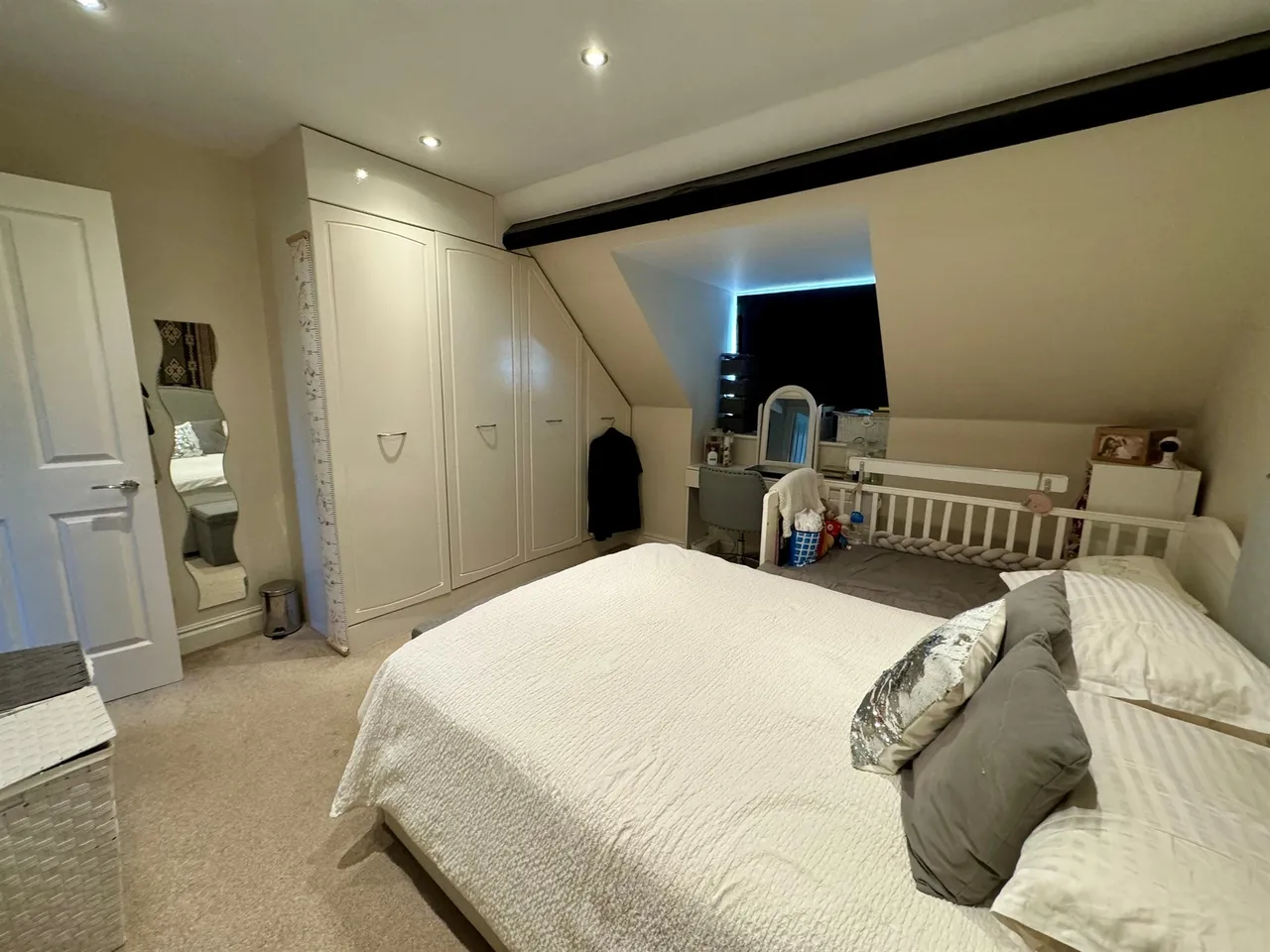 Aston Close, Watford, photo 5