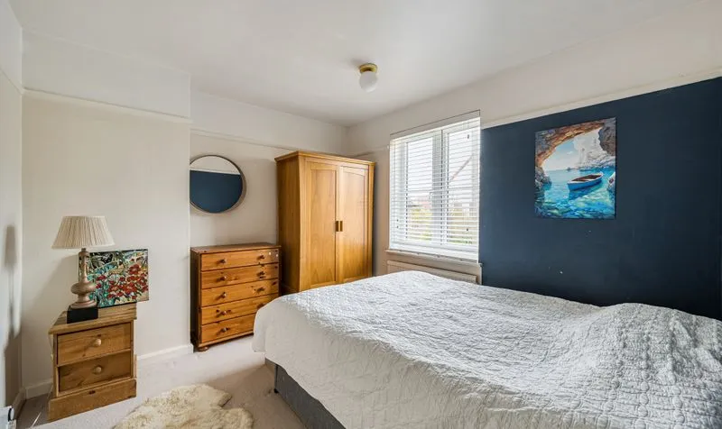 Kingston Avenue, Leatherhead, KT22, photo 12
