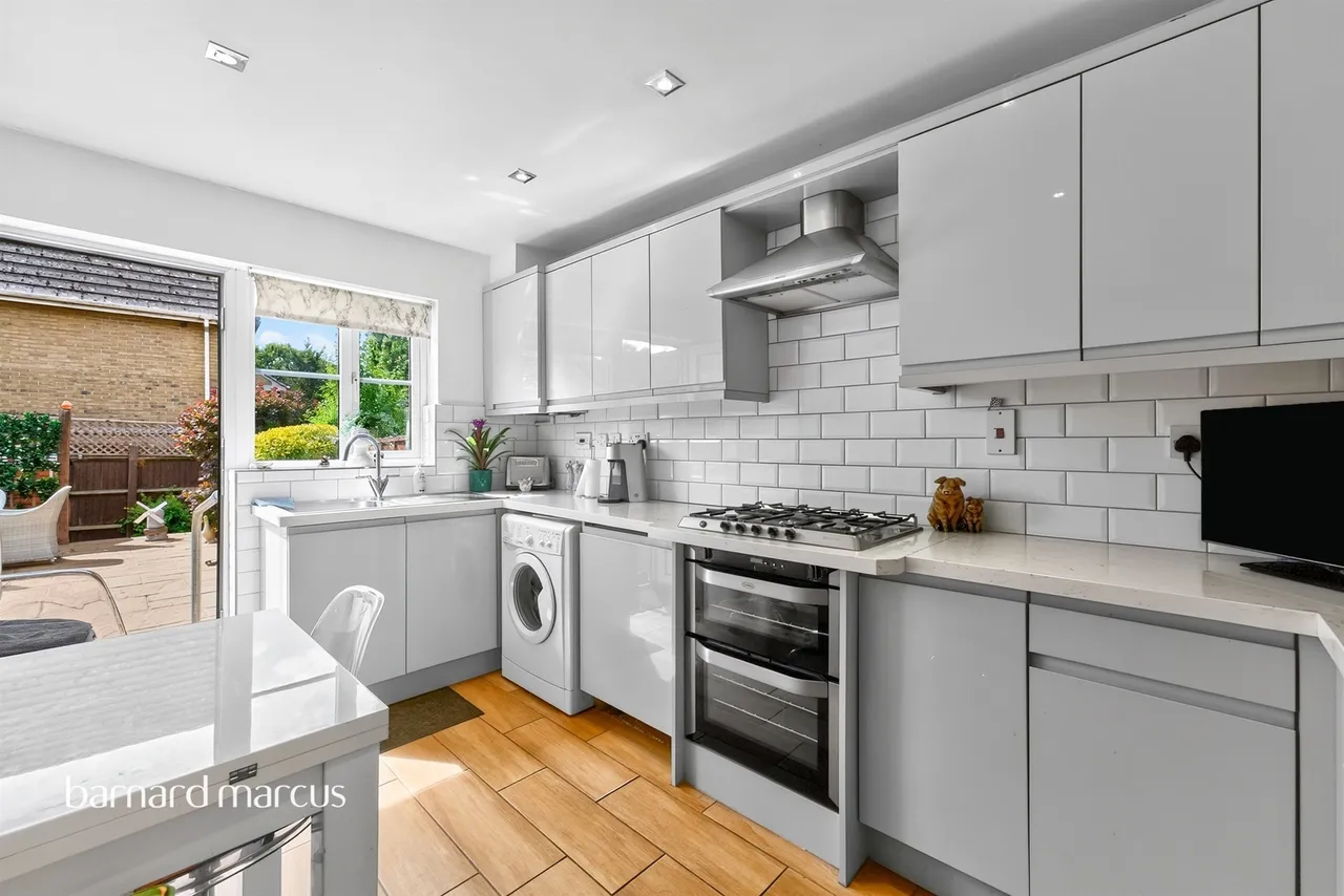 Halton Close, London, N11, photo 6