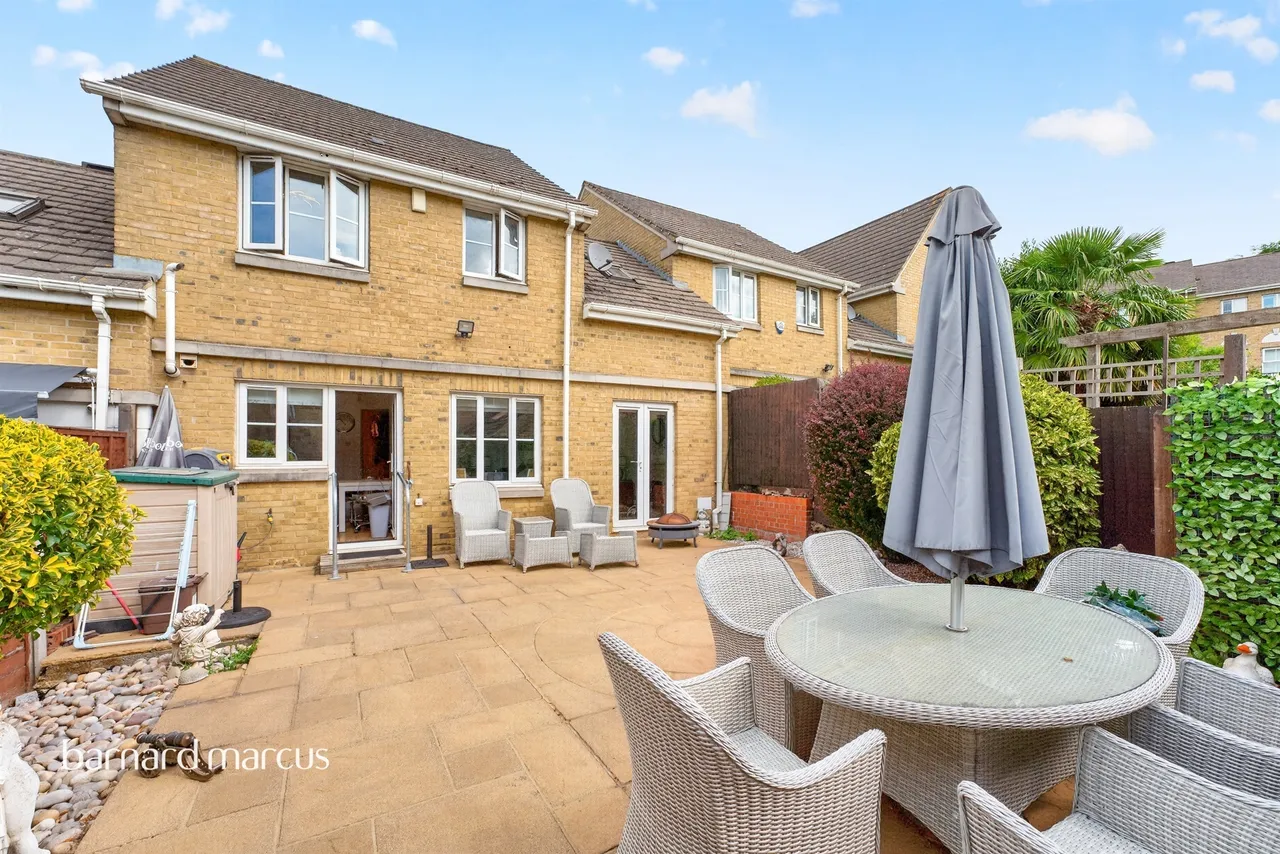 Halton Close, London, N11, photo 15