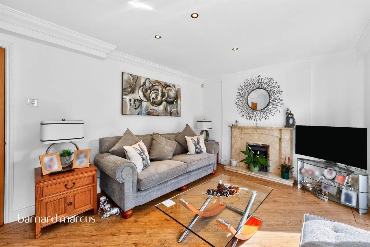 Halton Close, London, N11, photo 12
