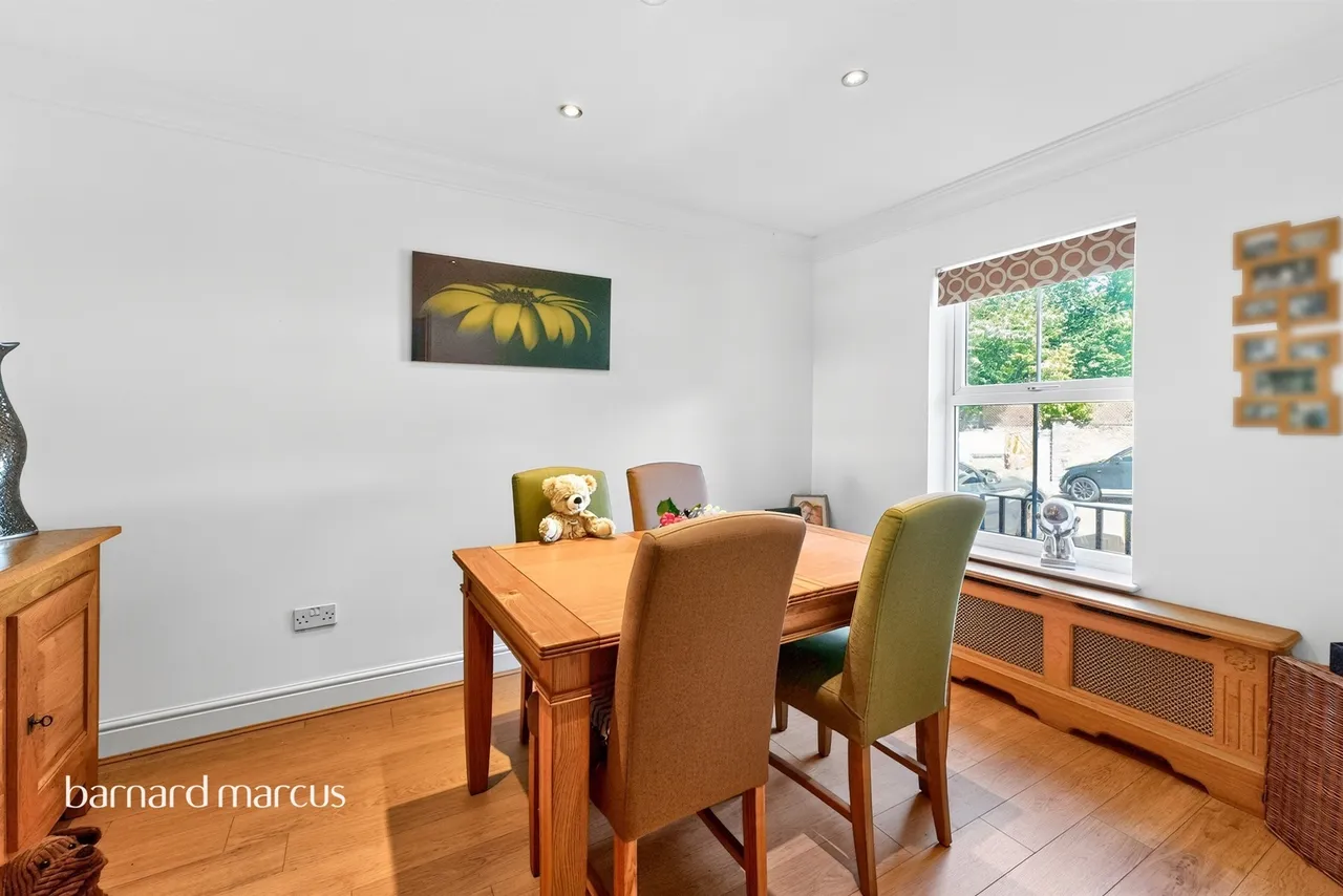 Halton Close, London, N11, photo 18