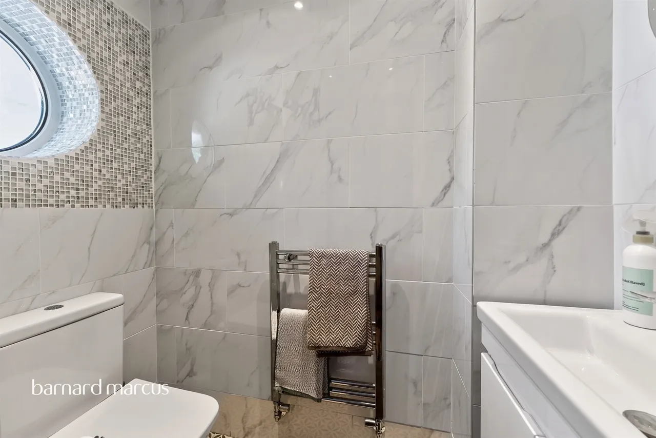 Halton Close, London, N11, photo 13