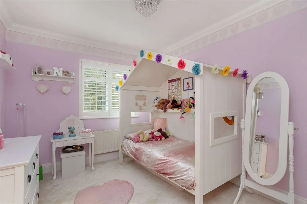 Umberstones, Virginia Water, Surrey, GU25 4JL, photo 10