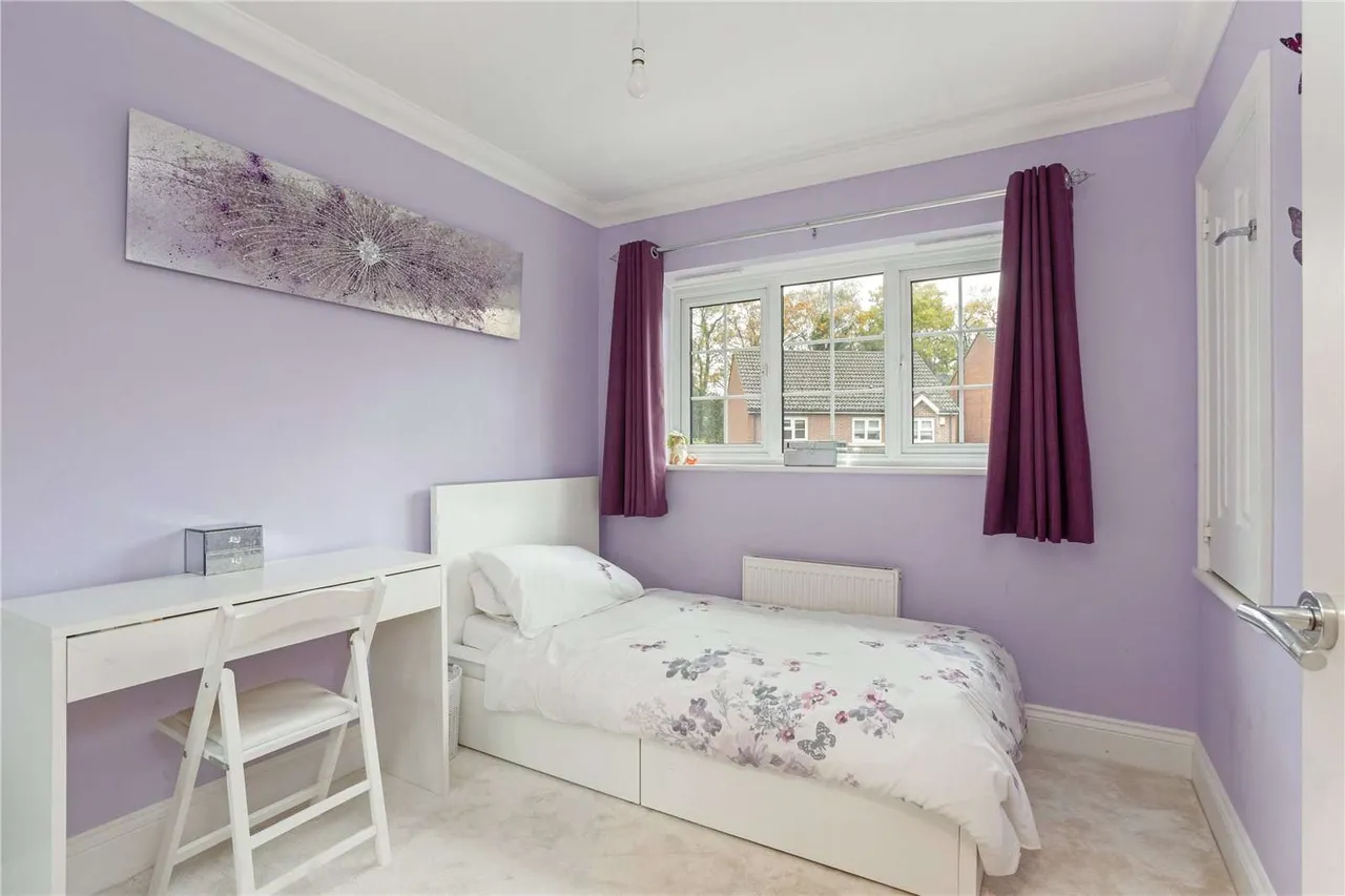 Umberstones, Virginia Water, Surrey, GU25 4JL, photo 9