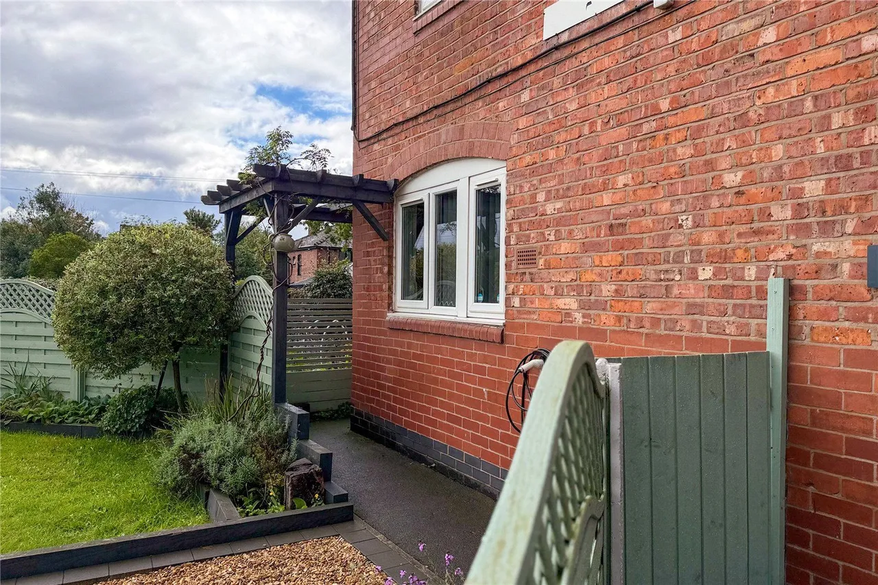 Cobham Avenue, Moston, M40, photo 10