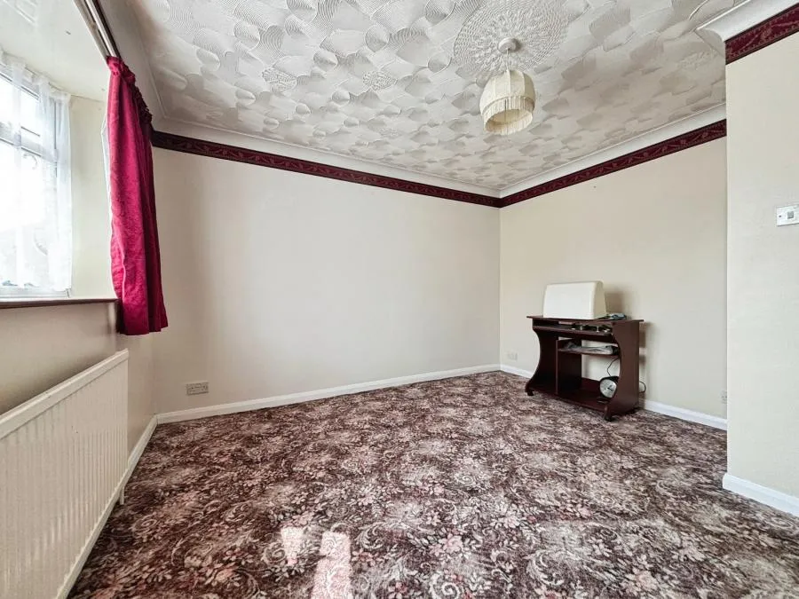 Ash Road, Newport, PO30, photo 9