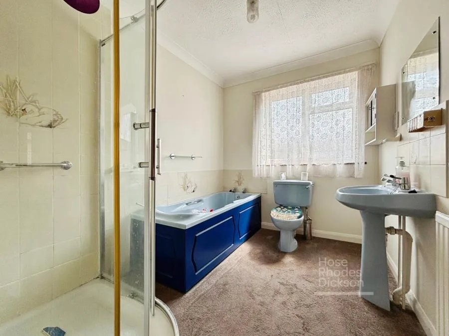Ash Road, Newport, PO30, photo 10