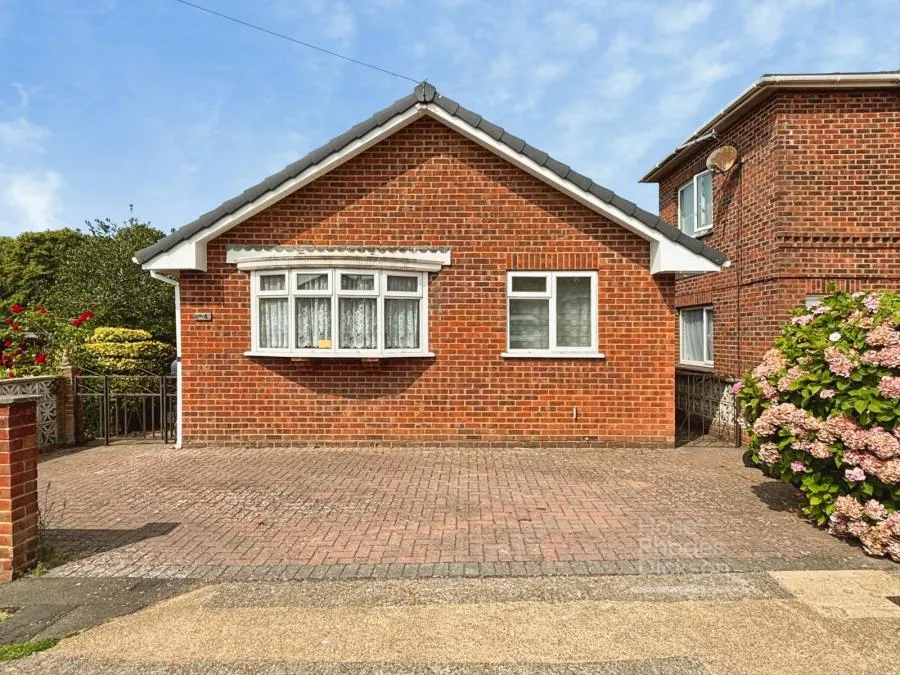Ash Road, Newport, PO30, photo 14