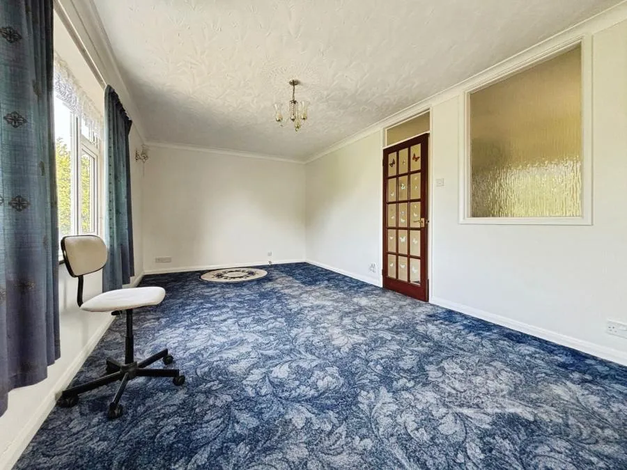 Ash Road, Newport, PO30, photo 3
