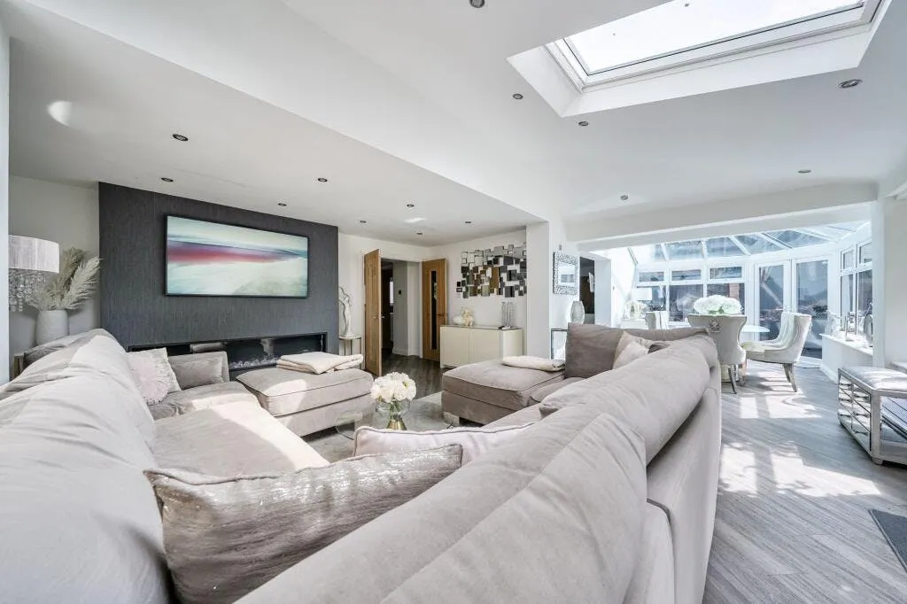 5 bed house for sale, Balcombe Road, Horley, RH6