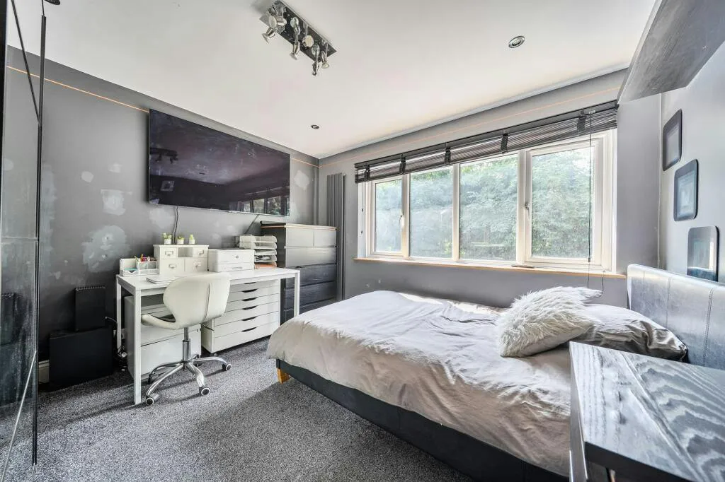 Balcombe Road, Horley, RH6, photo 32