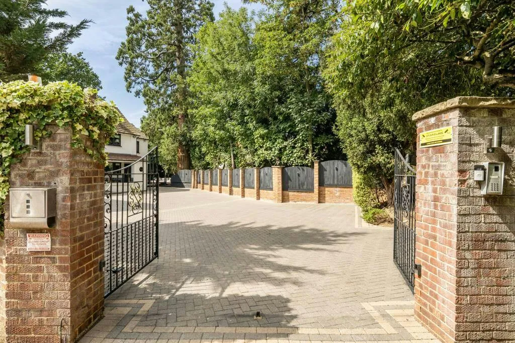Balcombe Road, Horley, RH6, photo 6