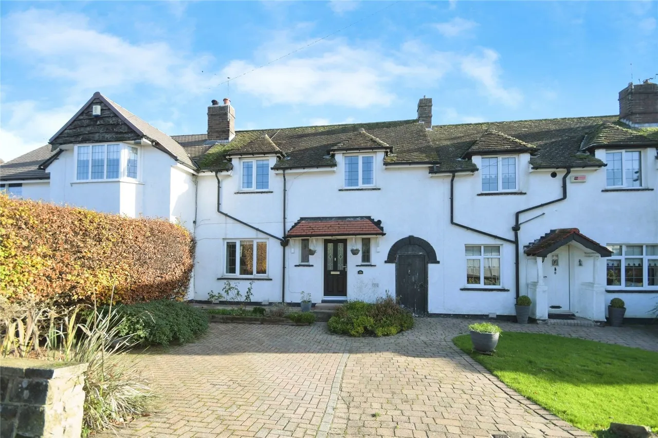 Backmoor Crescent, Sheffield, S8, photo 2