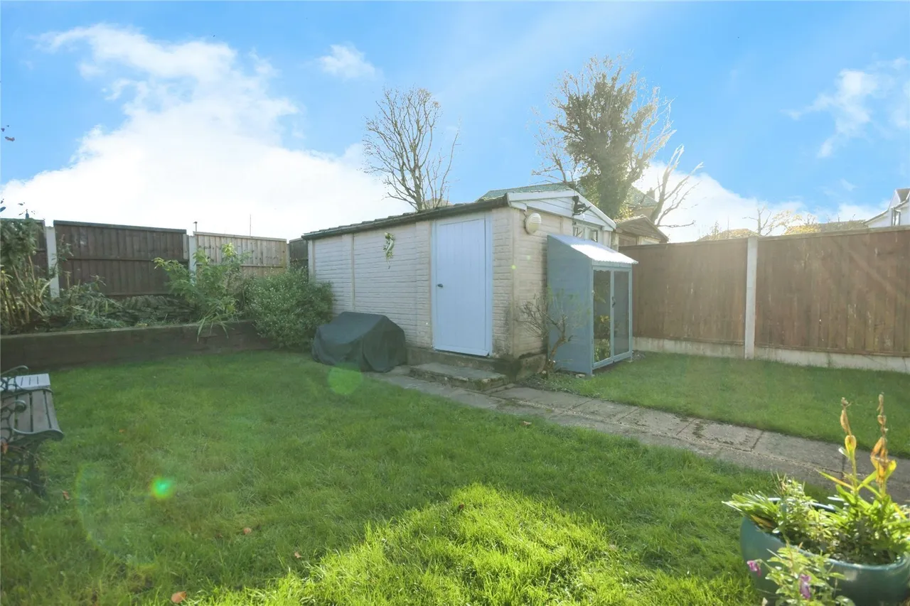 Backmoor Crescent, Sheffield, S8, photo 15