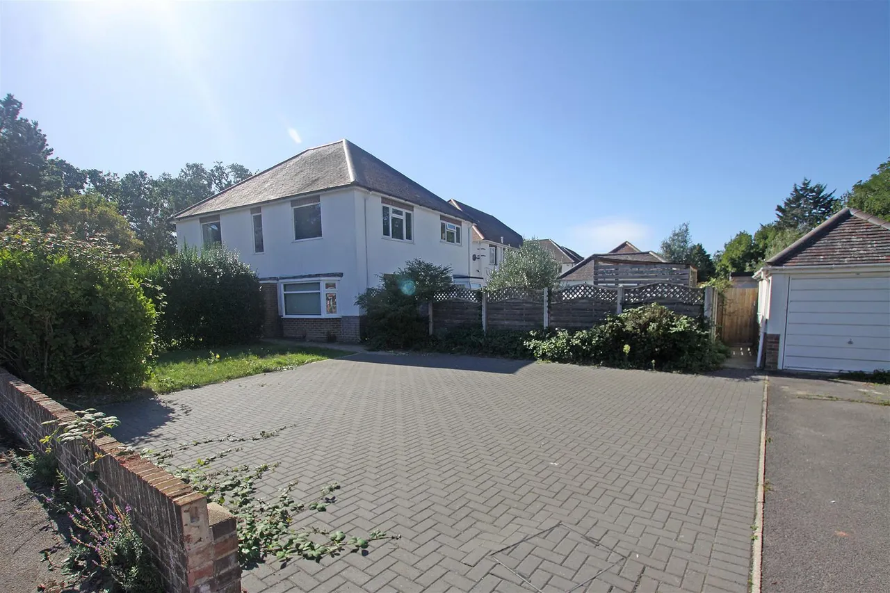 Longbarrow Close, Bournemouth, BH8, photo 2