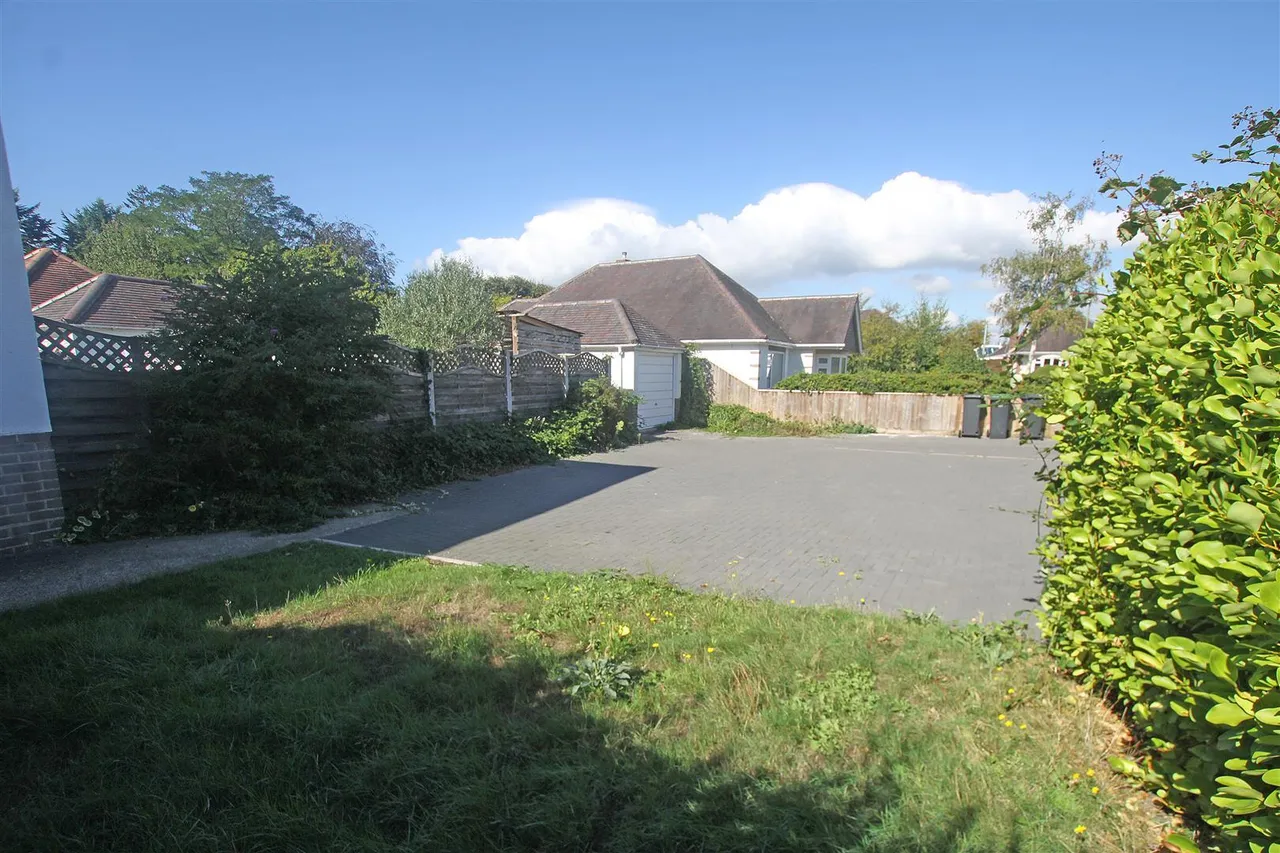 Longbarrow Close, Bournemouth, BH8, photo 14