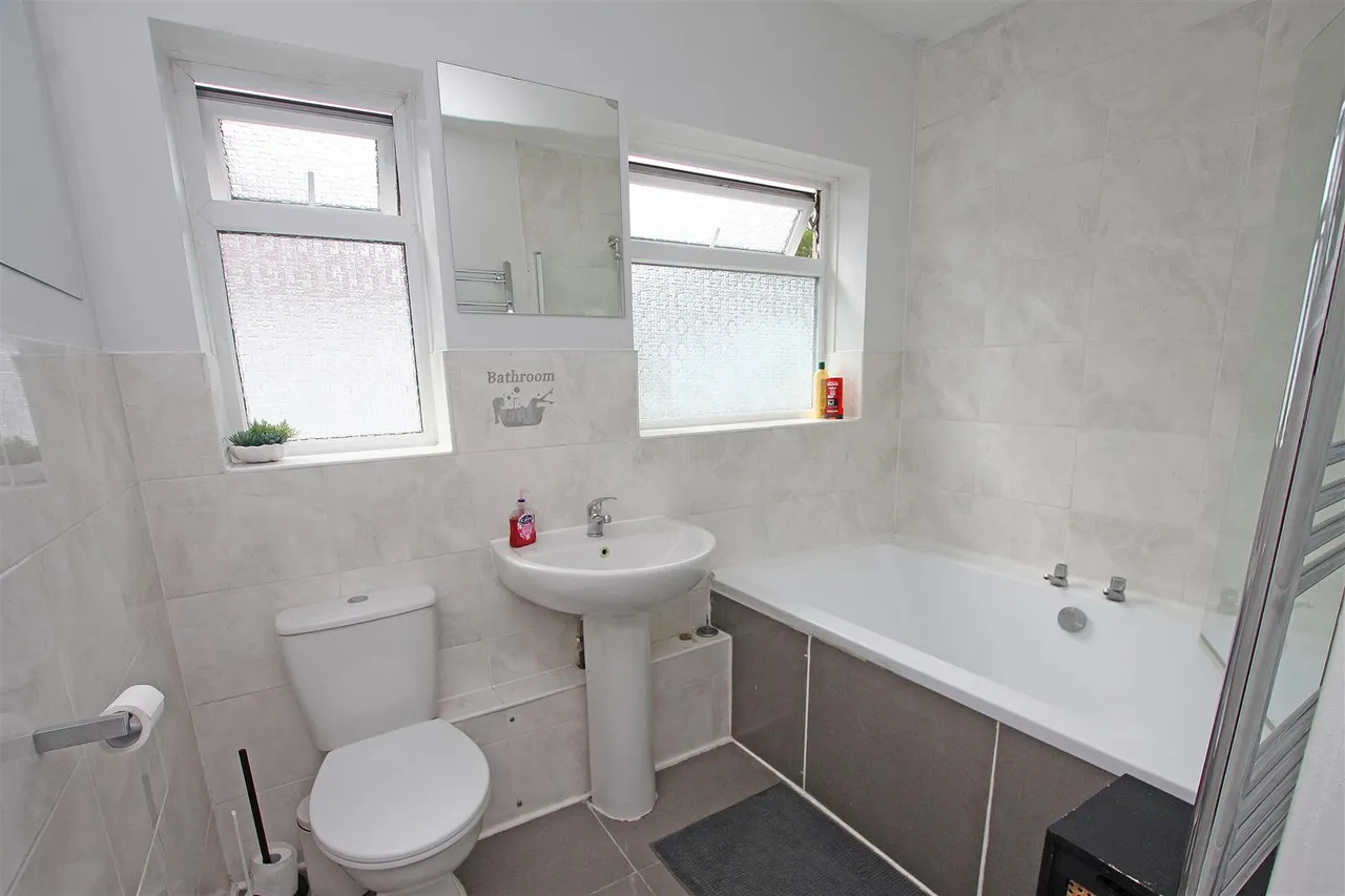 Longbarrow Close, Bournemouth, BH8, photo 9