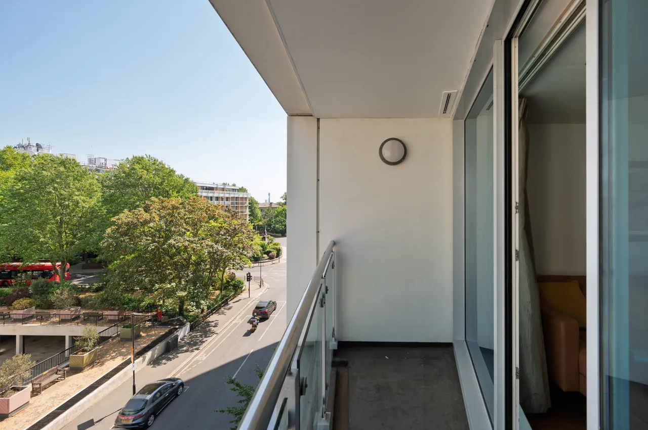 53 The Visage, Winchester Road, London, photo 7