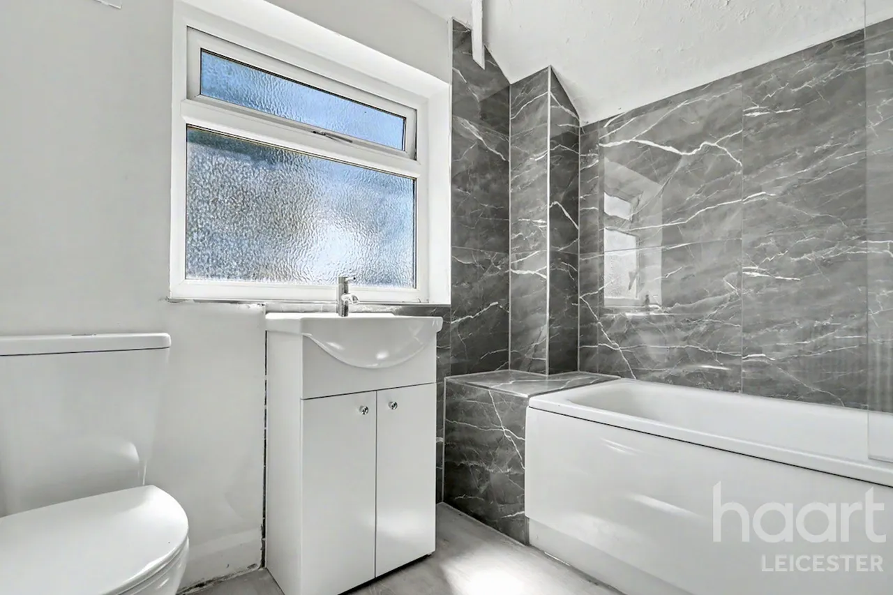 Kingston Avenue, Wigston, LE18, photo 11